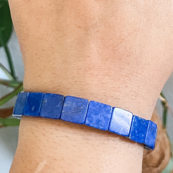 💙✨Lapis Lazuli Crystal Stretch Bracelet 10mm Square Beads✨💙 - Picture 5 of 9